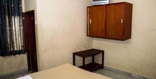 Hotel Sri Sai Residency à Tirupati Extérieur photo